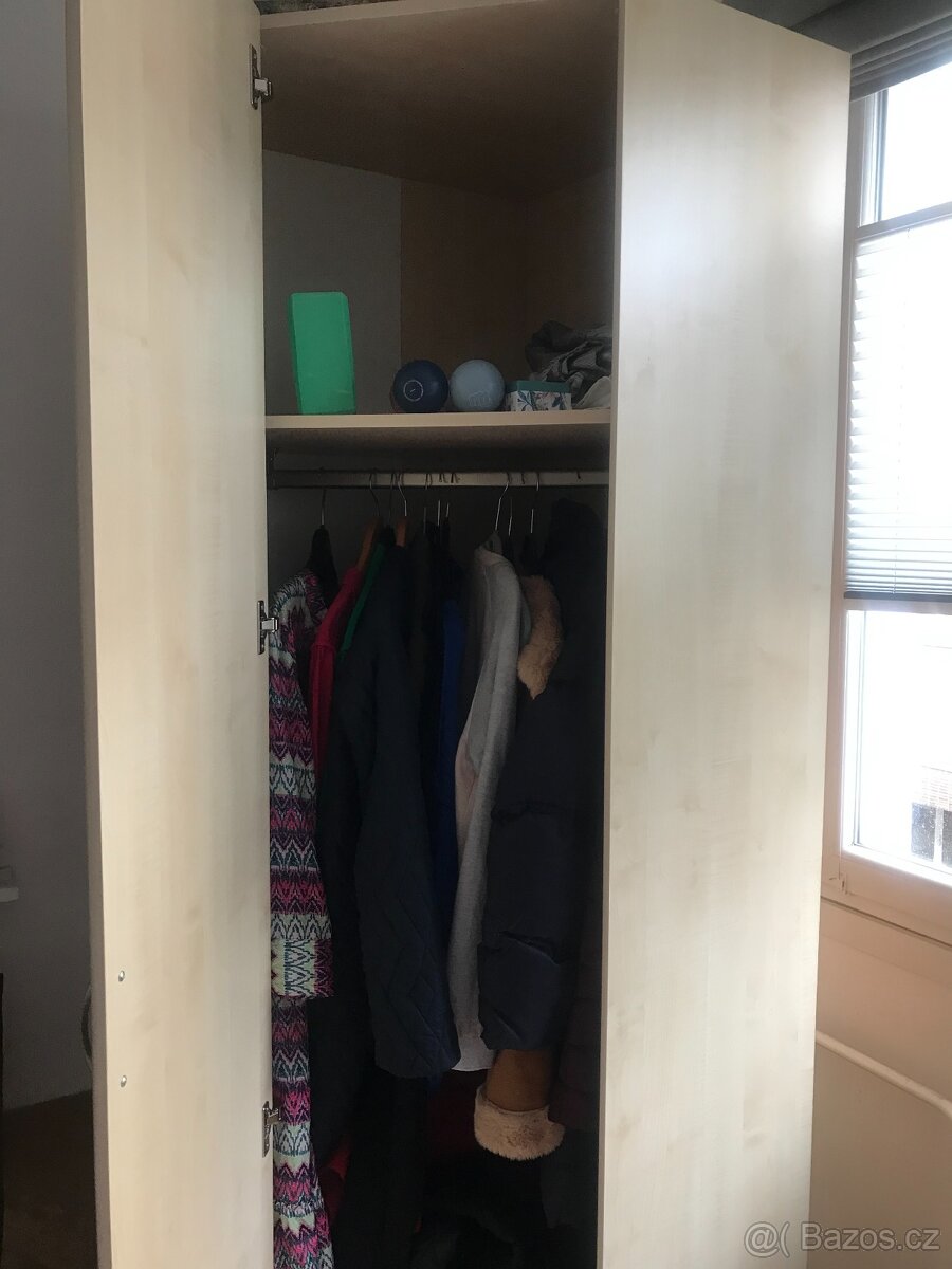 Rohová skříň světlá - 2