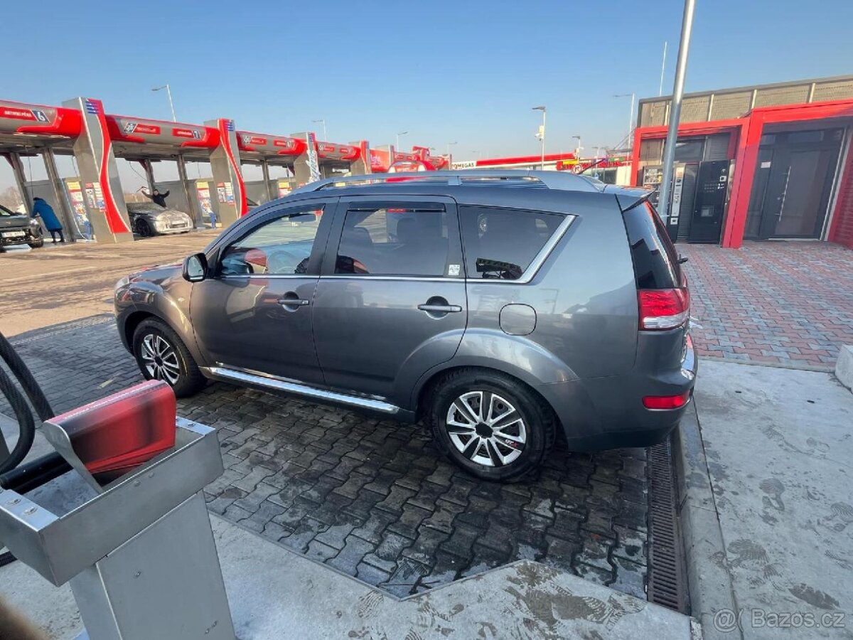 Citroën C-CROSSER - 2