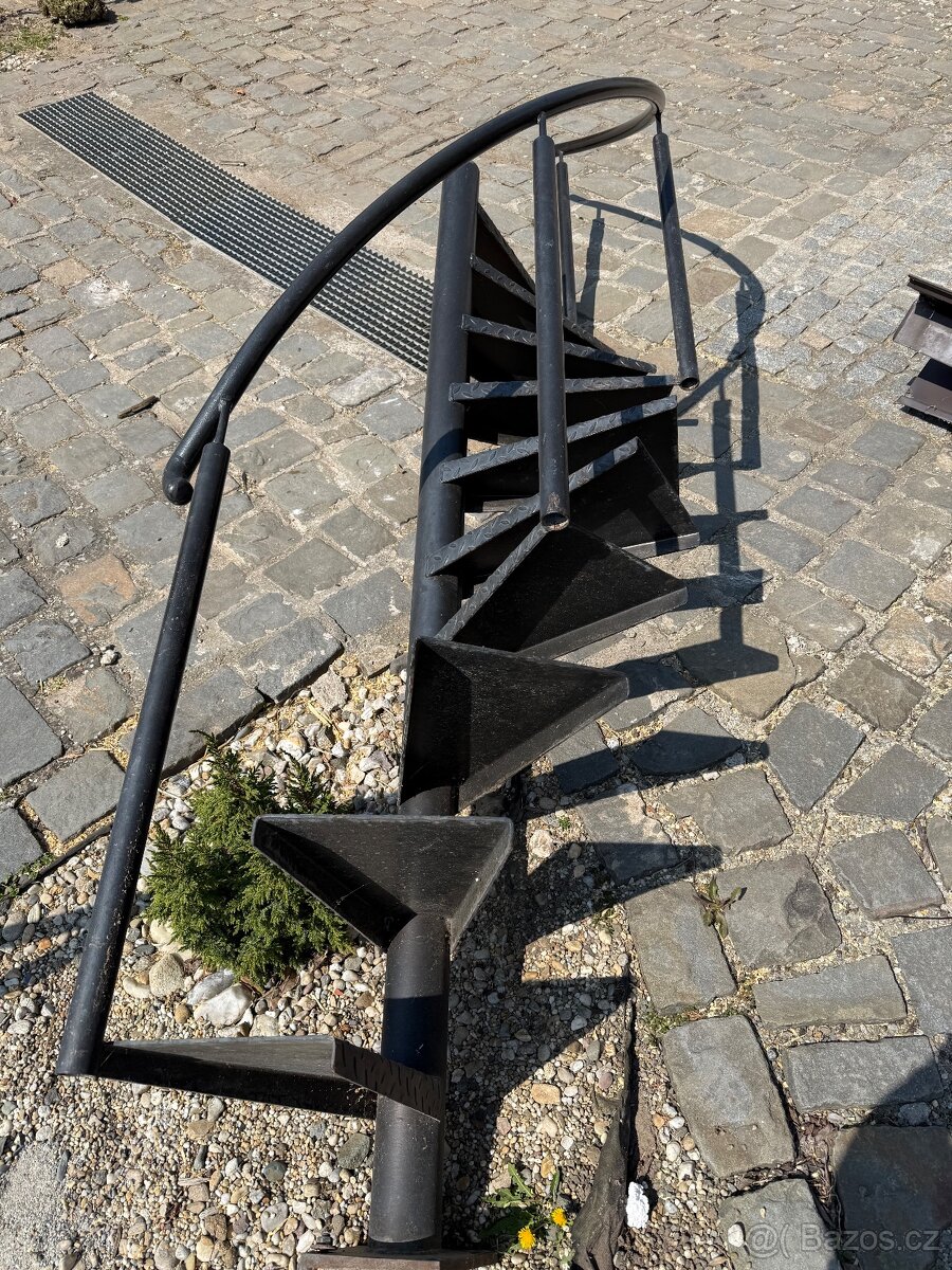 Točivé schody výška 2,5m - 2