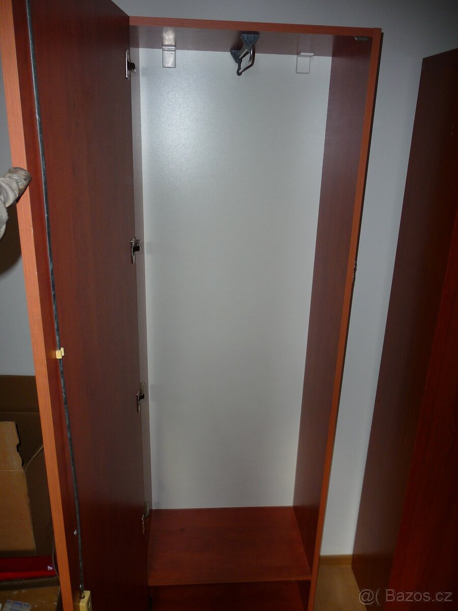 Šatní skříň - 2