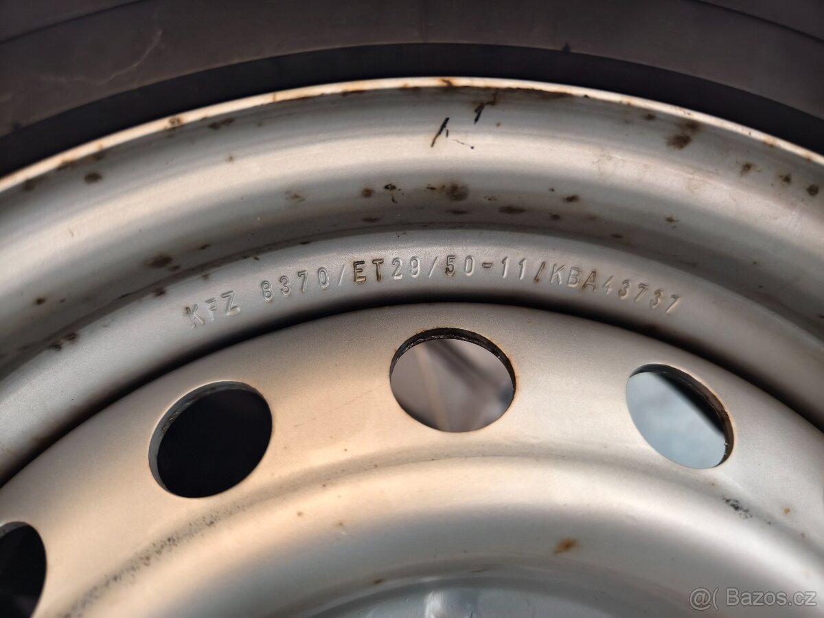 Kola 195/70 R15C 104/102 R Toyota