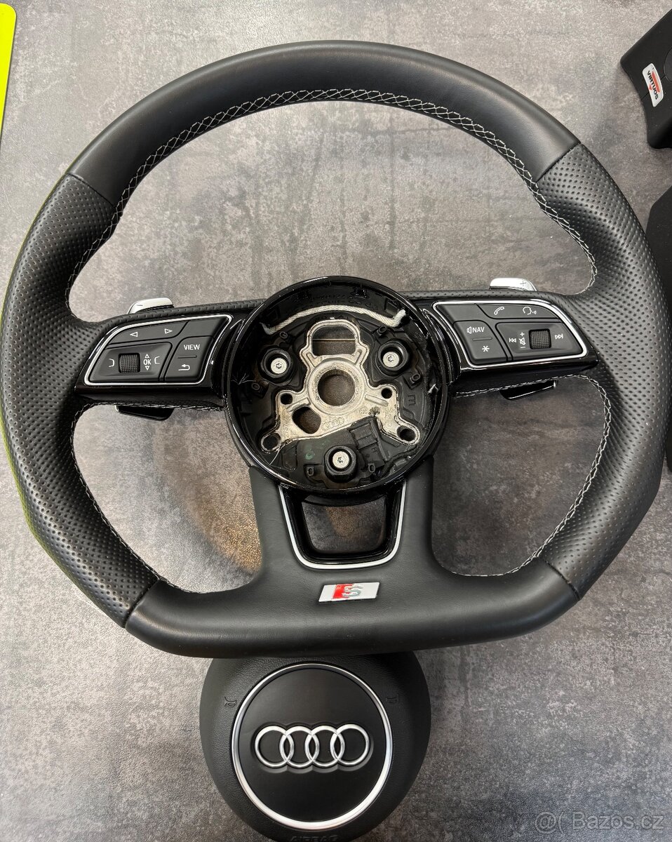 Volant Audi zkosený, A4, A5, včetně airbagu, perfektní stav - 2