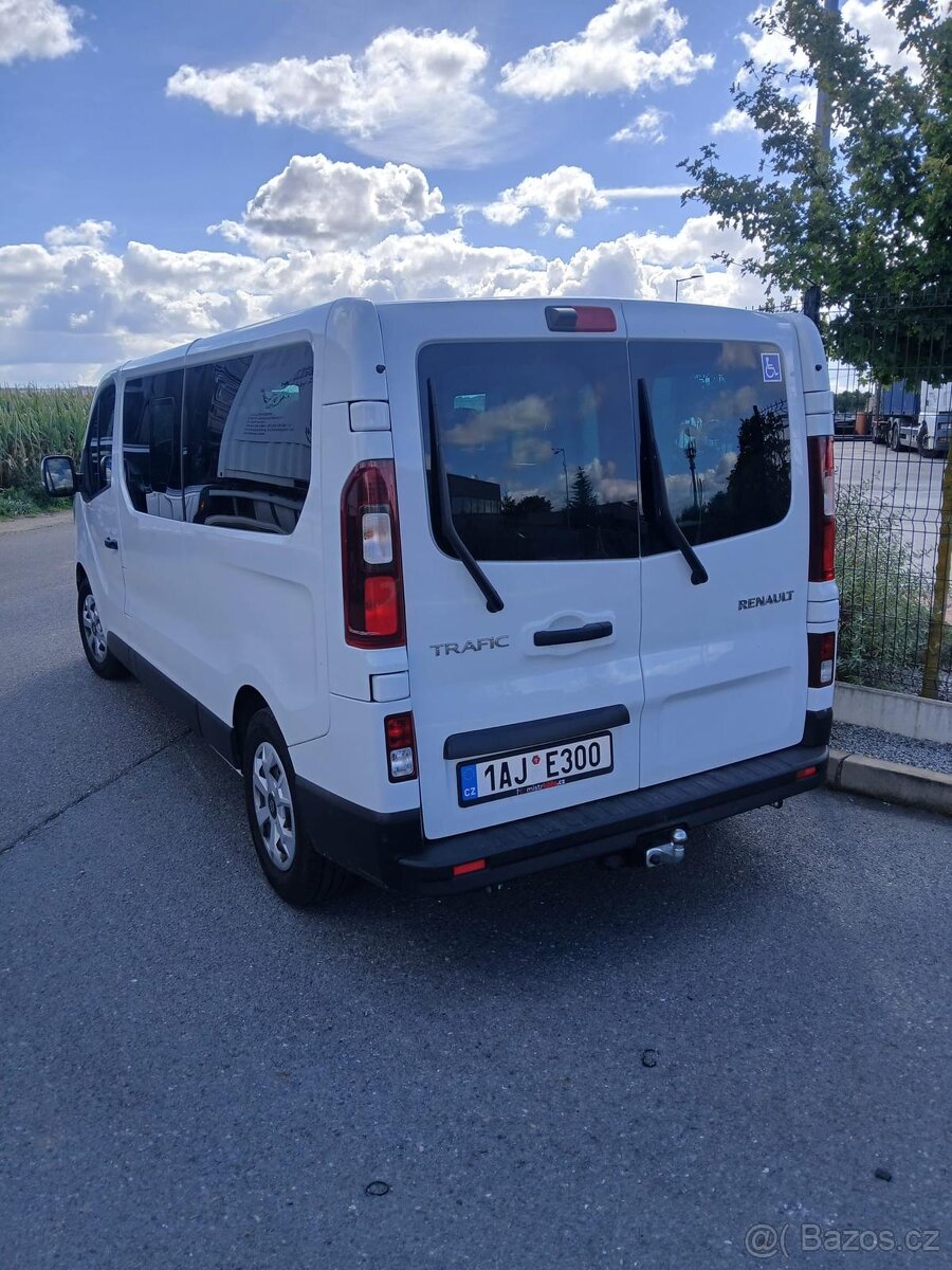 Pronájem Renault Trafic 2025 9 míst na Bolt/uber - 2