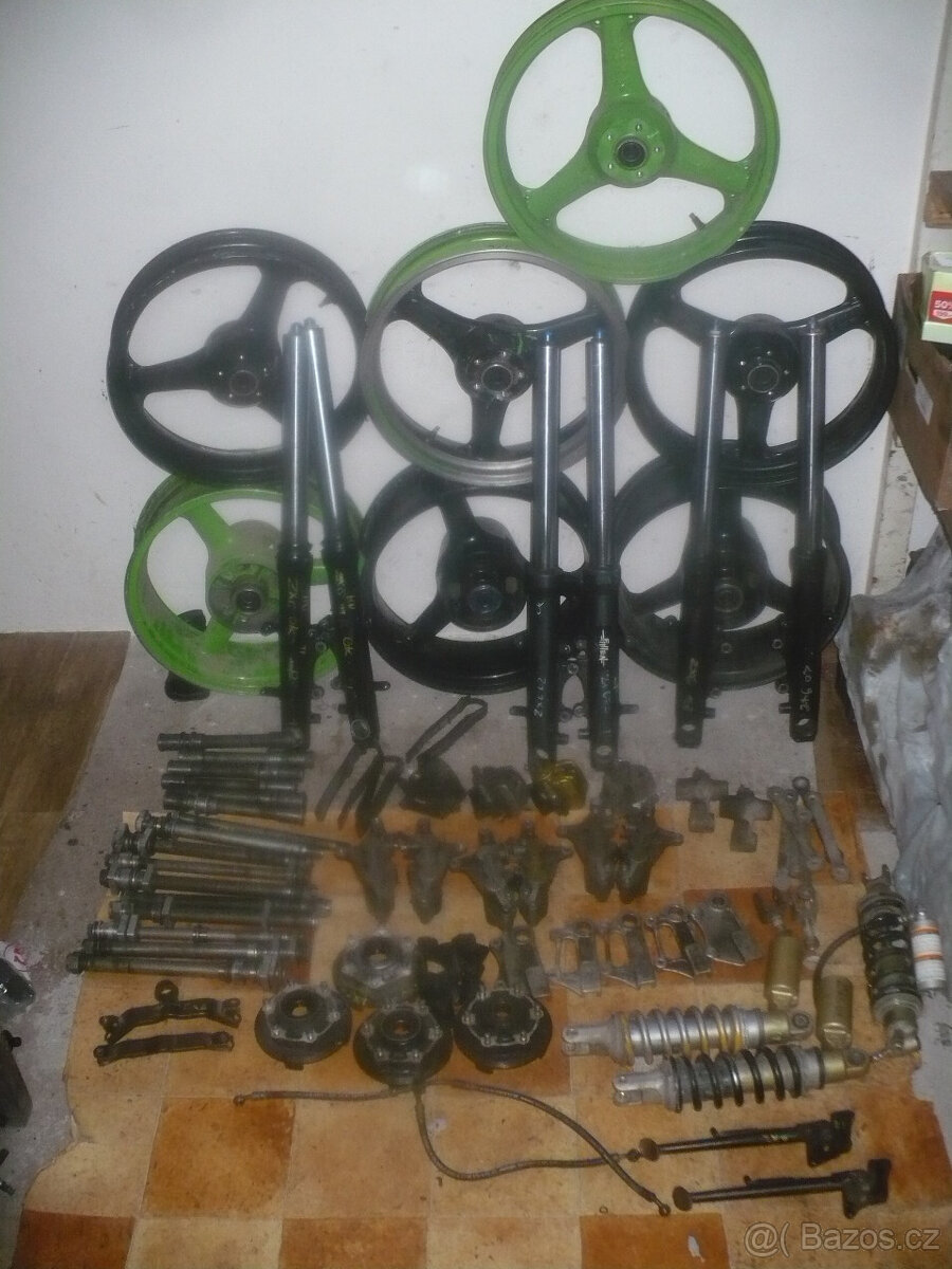 kawasaki ZX 9 R díly r.99-02 - 2