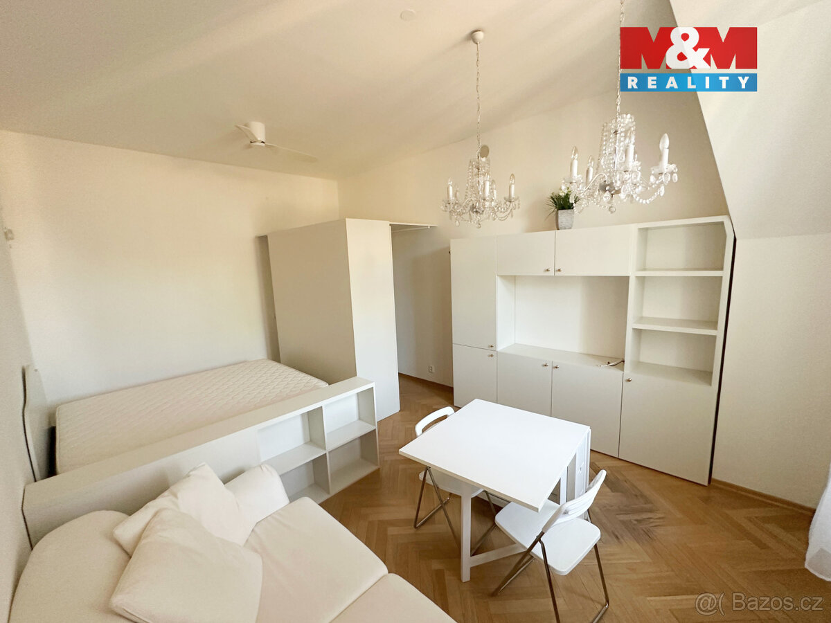 Pronájem bytu 1+kk, 31 m², Praha 1, ul. Valentinská - 2