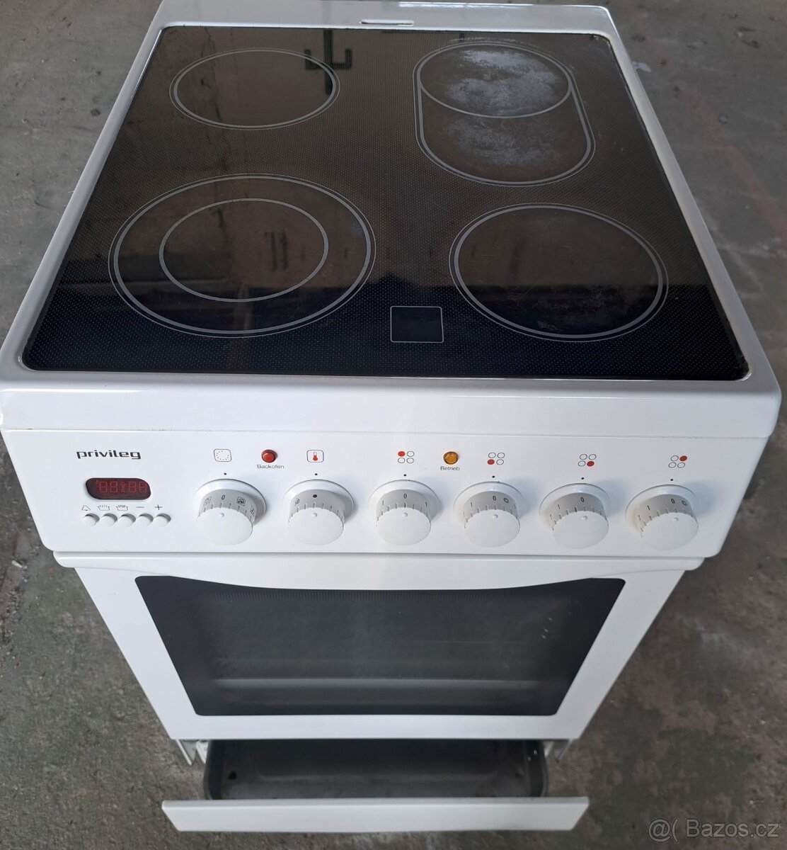 Sklokeramický sporák Privileg. - 2