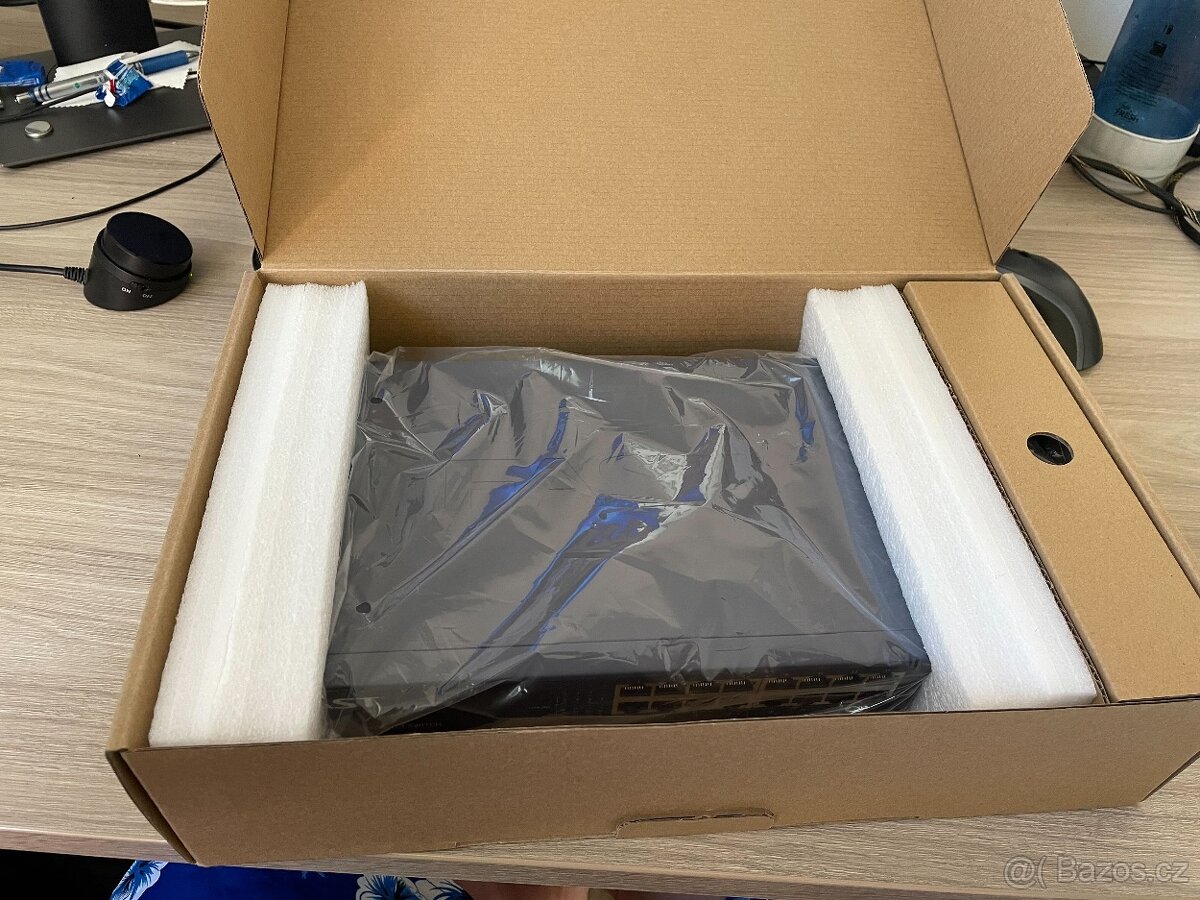 Switch 16-portový, 10/100M - 2