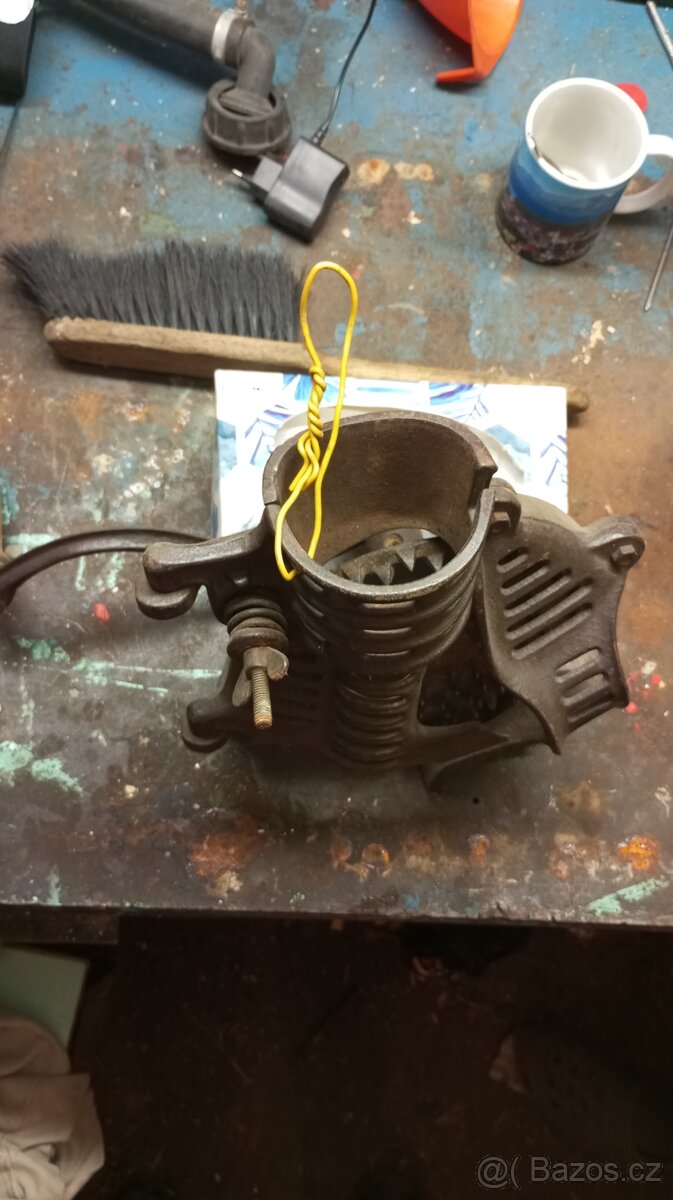 Loupačka na kukuřici - 2