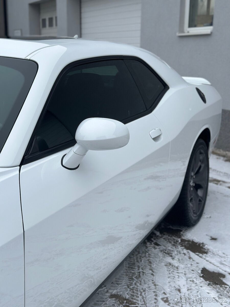 Dodge challanger - 2
