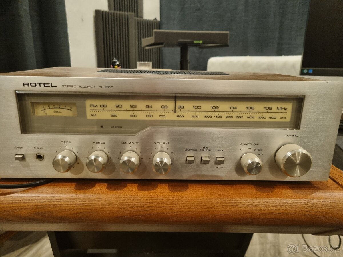 Rotel RX-203 – vintage stereo receiver - 2