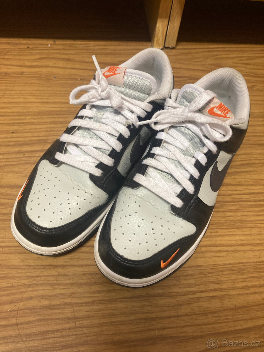 Nike Dunk Low Black/ Medium Ash-Light Silver - 2