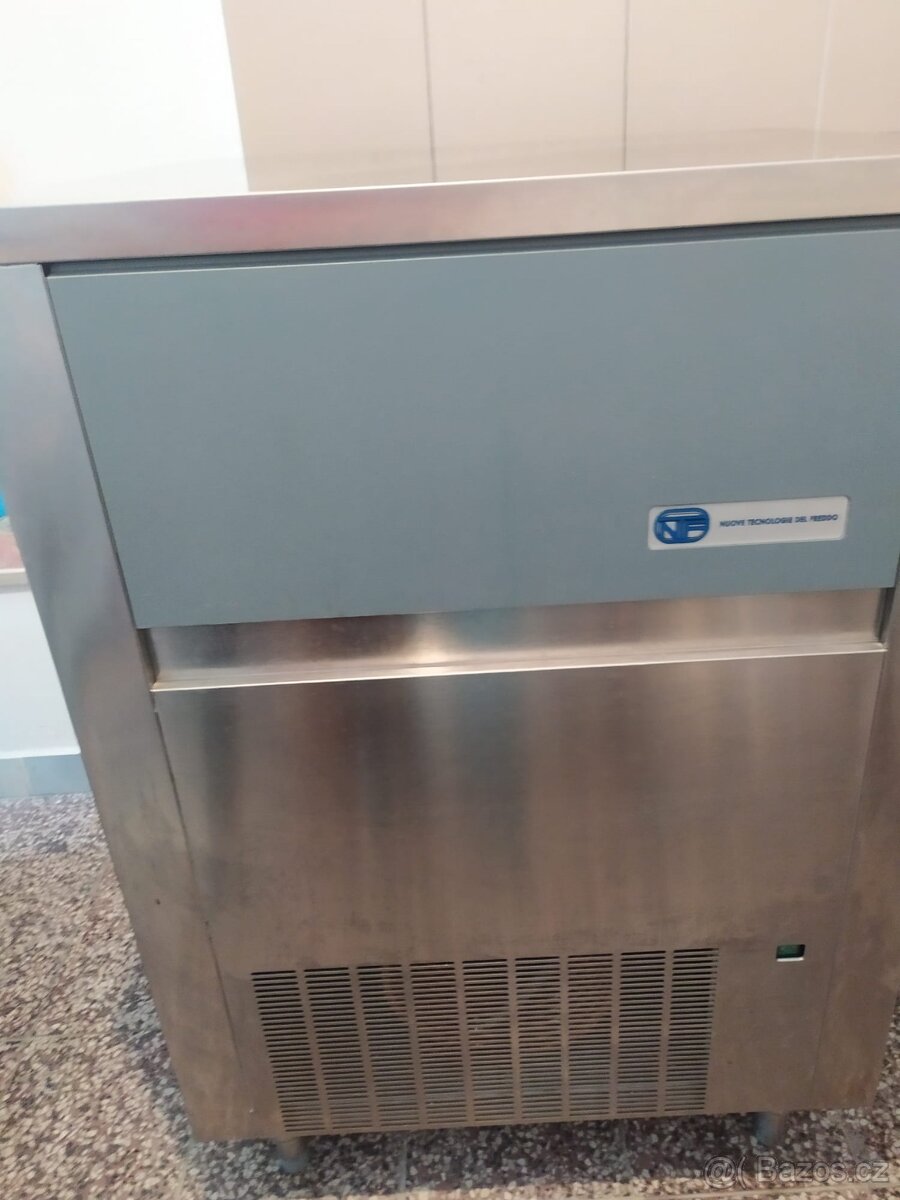 NTF vyrobnik ledu profi - 2