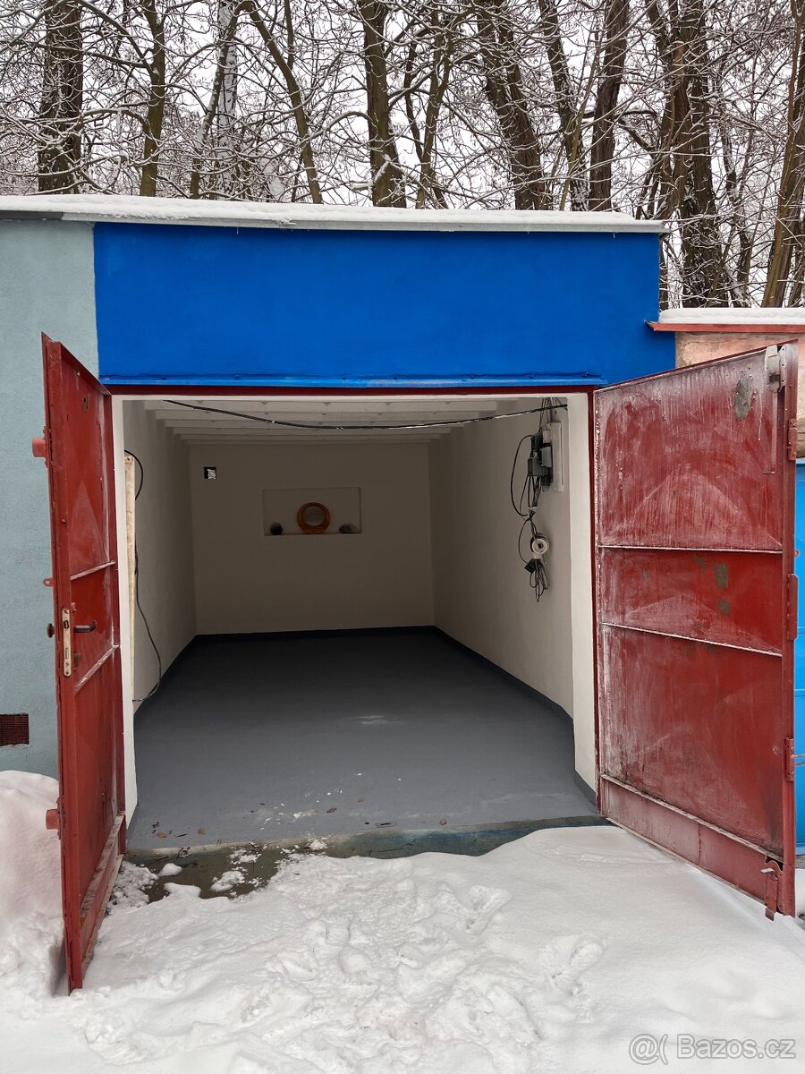 PRONÁJEM GARÁŽE / SKLADU 19m2 - 2