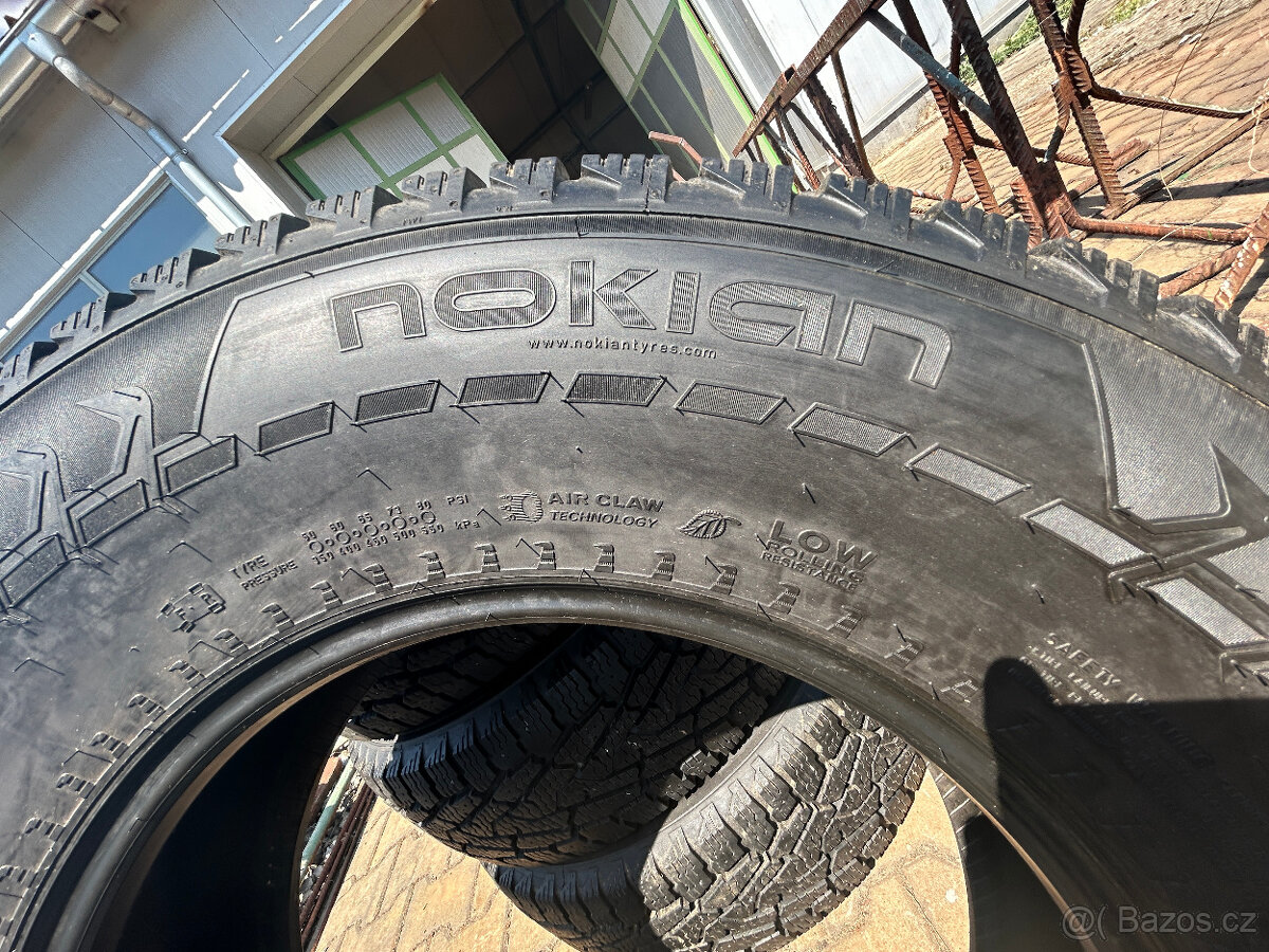 Pneu Nokian Hakkapeliitta LT 245/75x17, 121/118Q - 4 ks