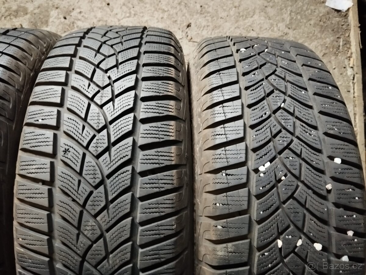 215/60/16 99h Goodyear - zimní pneu 4ks - 2