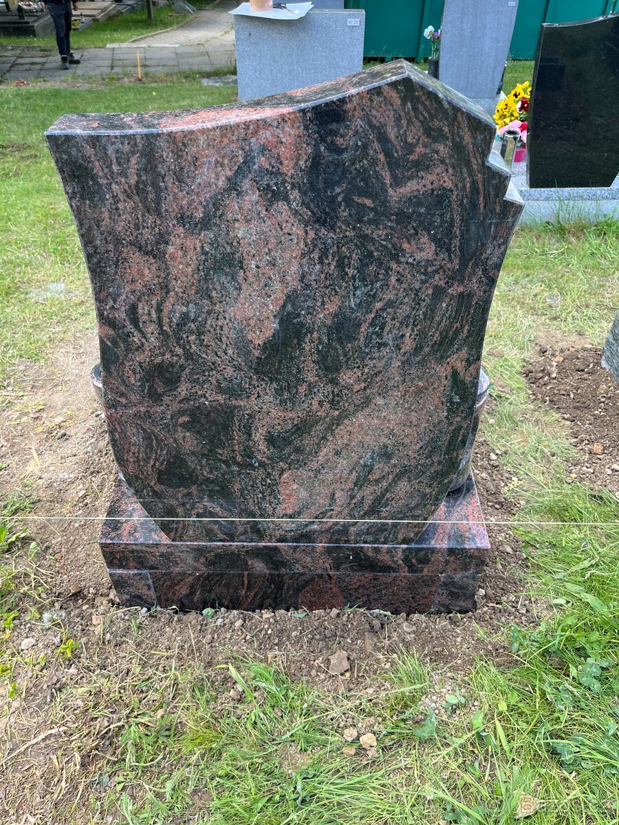 Nový hrob na Řepích - 2