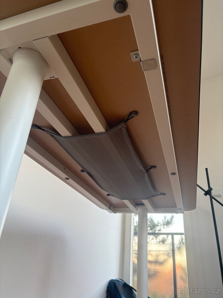 Pracovní stůl IKEA Bekant 140x60cm - 2