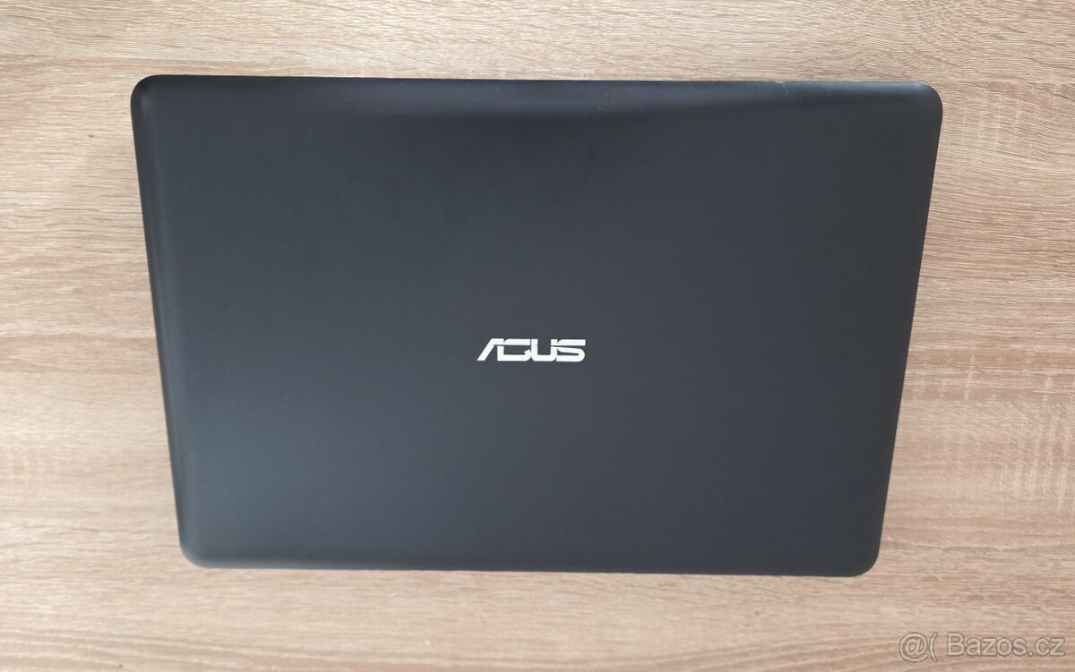 Asus E502N (N4200, 4 GB RAM, 120 GB SSD) - 2