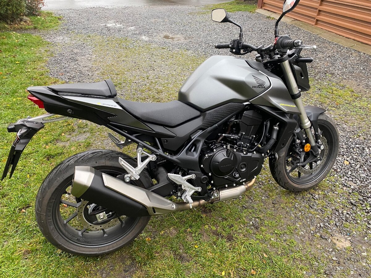 Honda CB 750 Hornet - 2