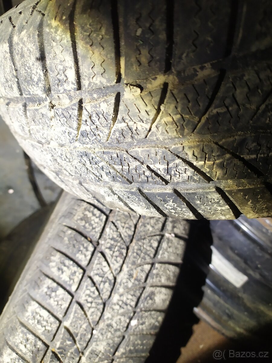 Pneu 165/70r13 - 2