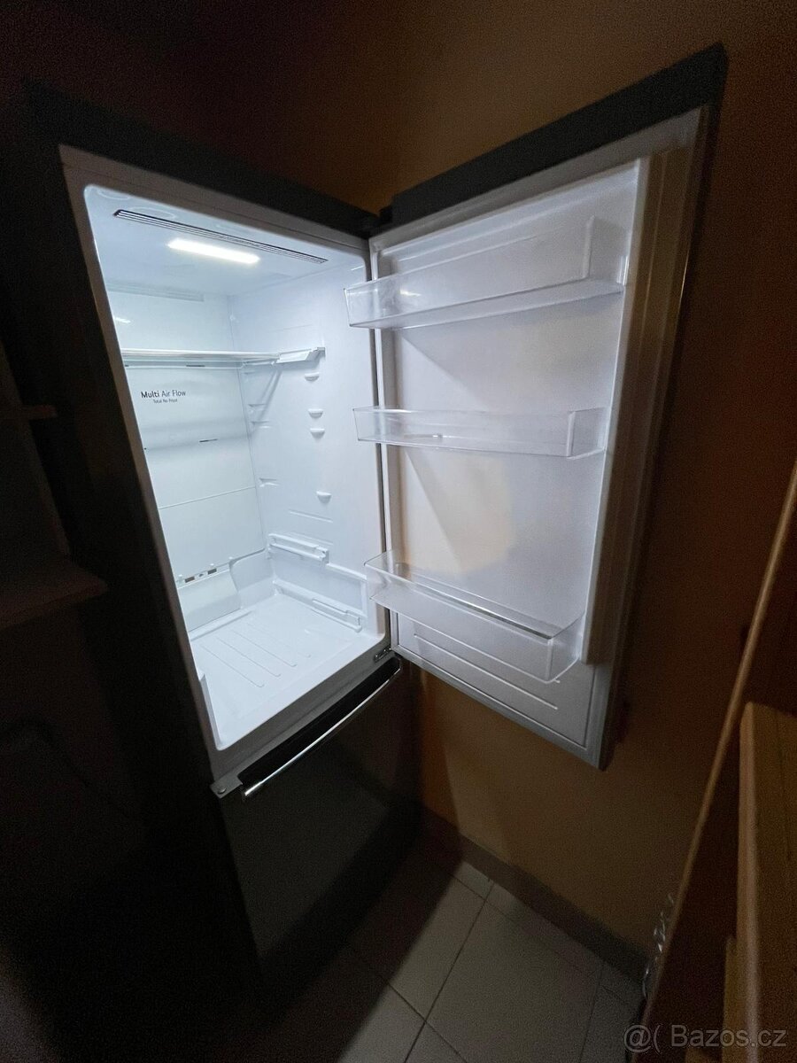 Lednice LG s mrazákem ( No Frost) - 2