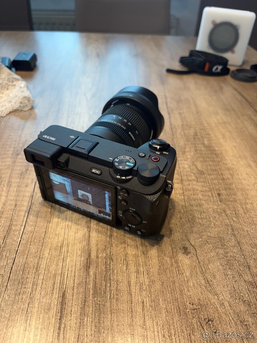 Sony A6700 + Sigma 18-50 mm f/2,8 - 2