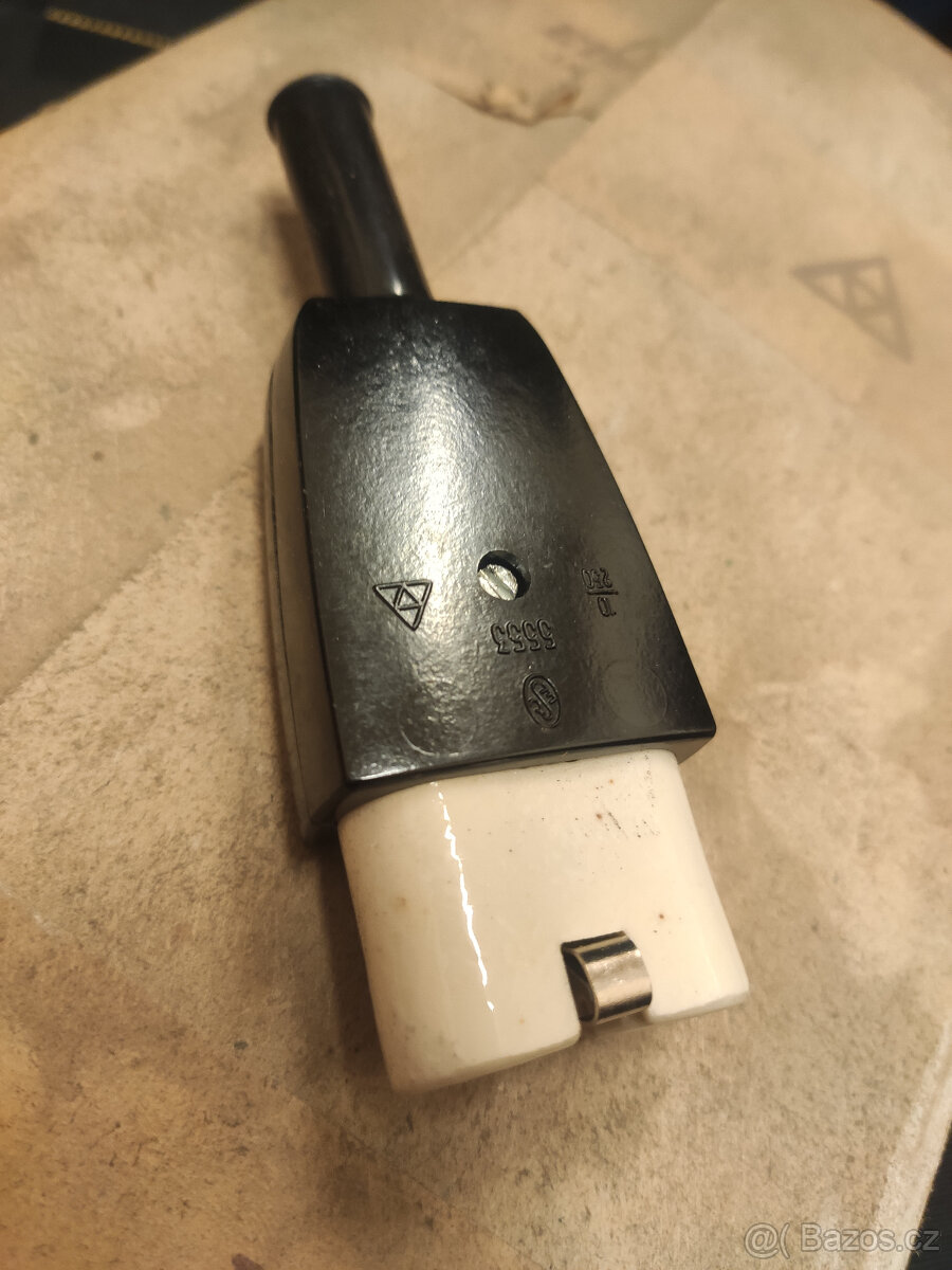 REMOSka - NOVÁ keramická zástrčka - ČSSR výroba - 2