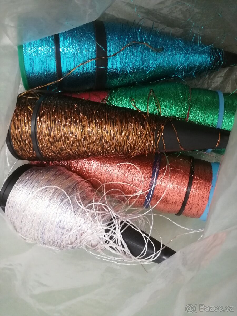 Šití - ozdobné nitě, dětské knoflíky - 2