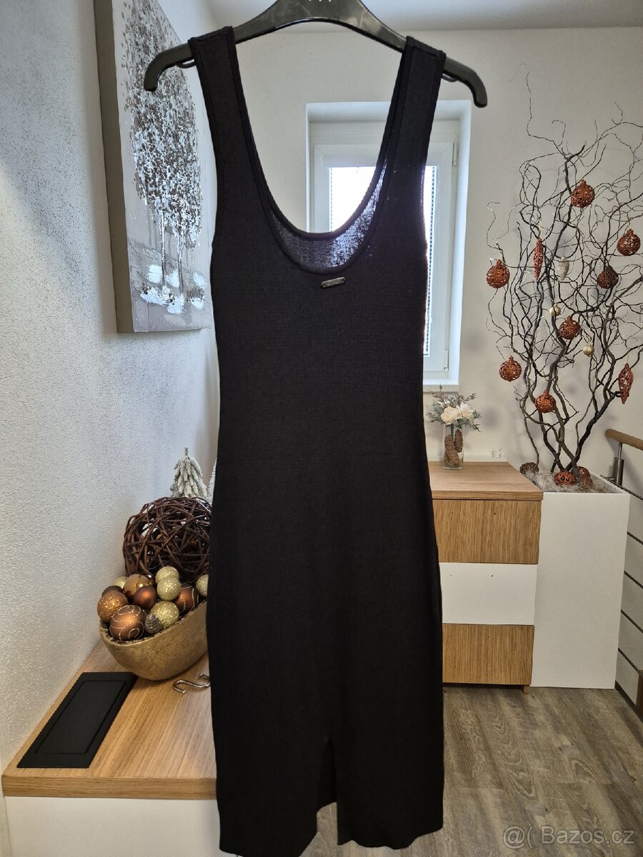 Nádherné černé šaty Guess, vel. M - 2