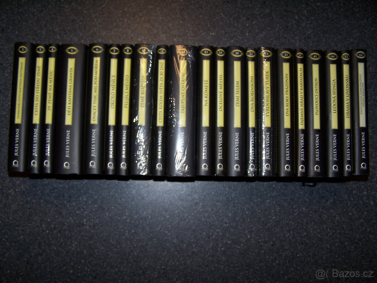 OMEGA JULES VERNE konvolut 21 knih - 2