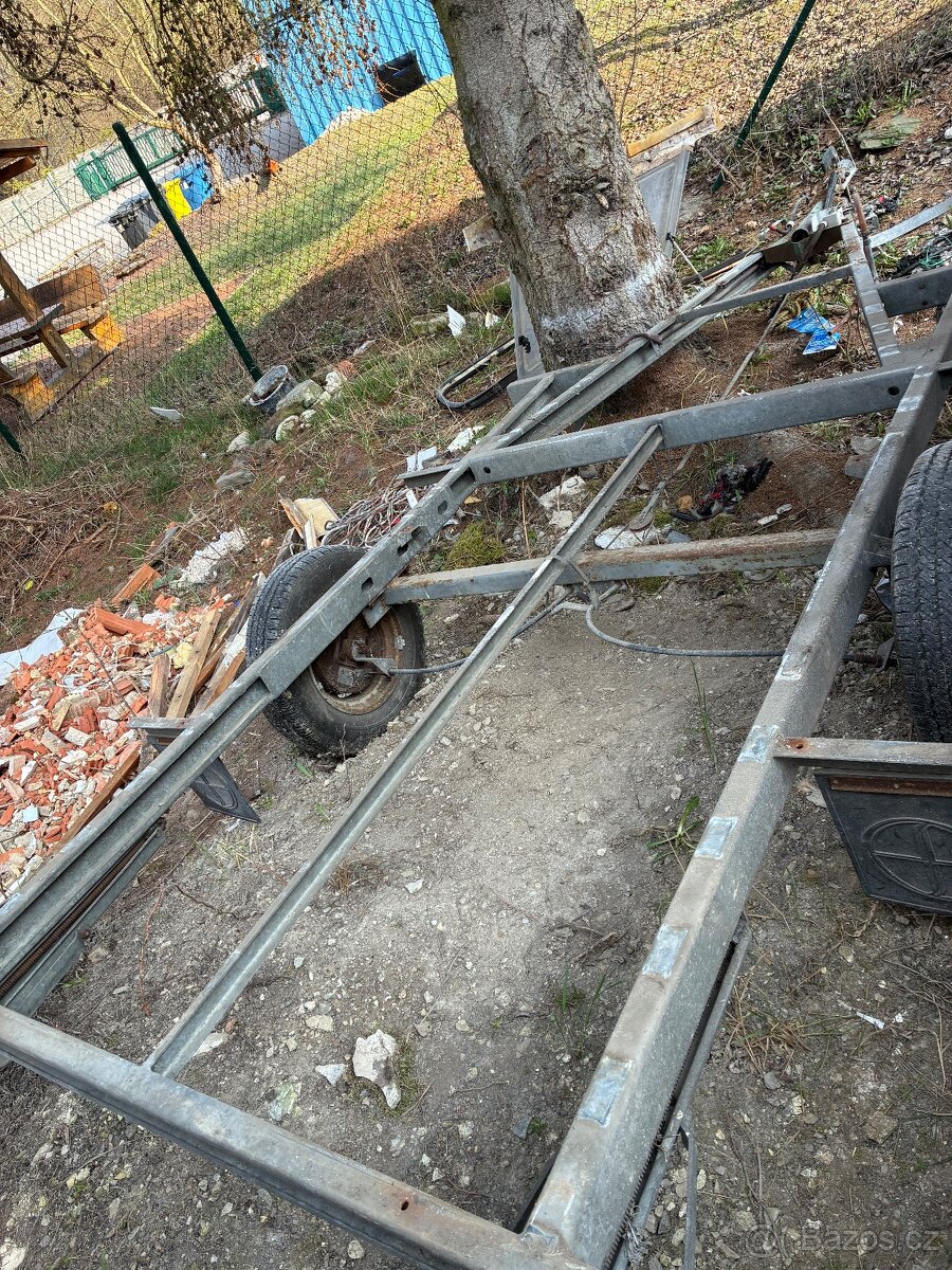 Rám ze starého karavanu - 2