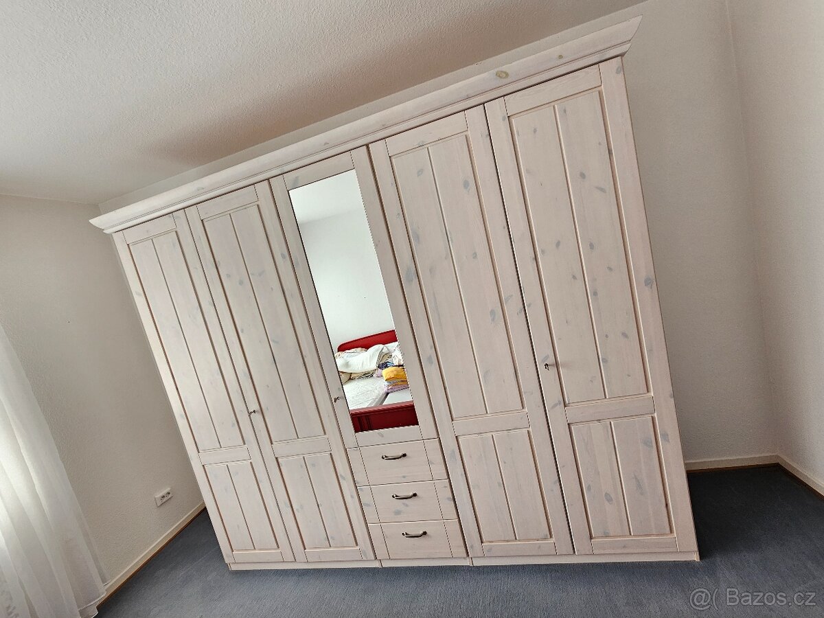 Skříň Musterring Celodřevená bílá - 2