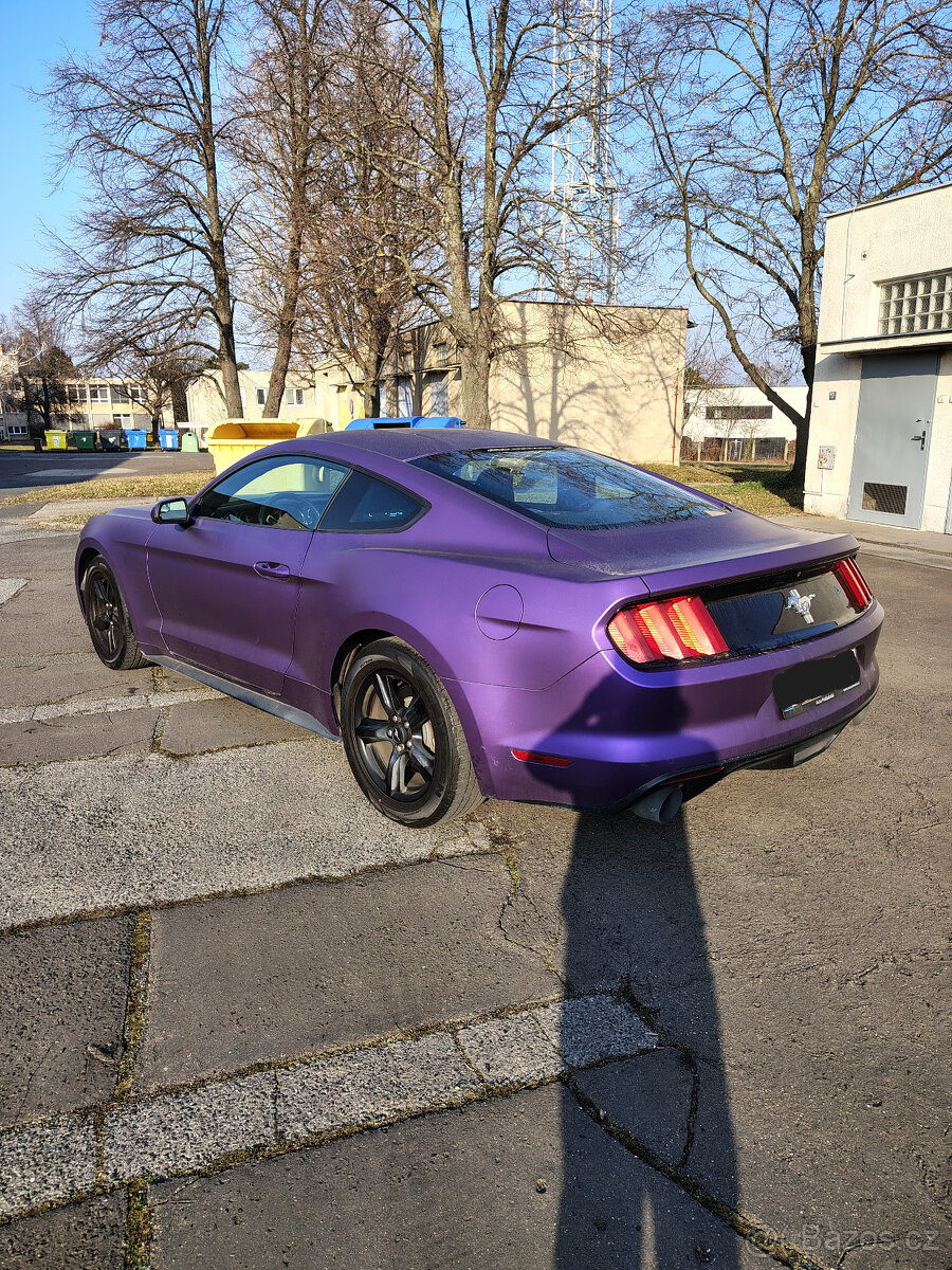 Ford Mustang 3,7 - 2