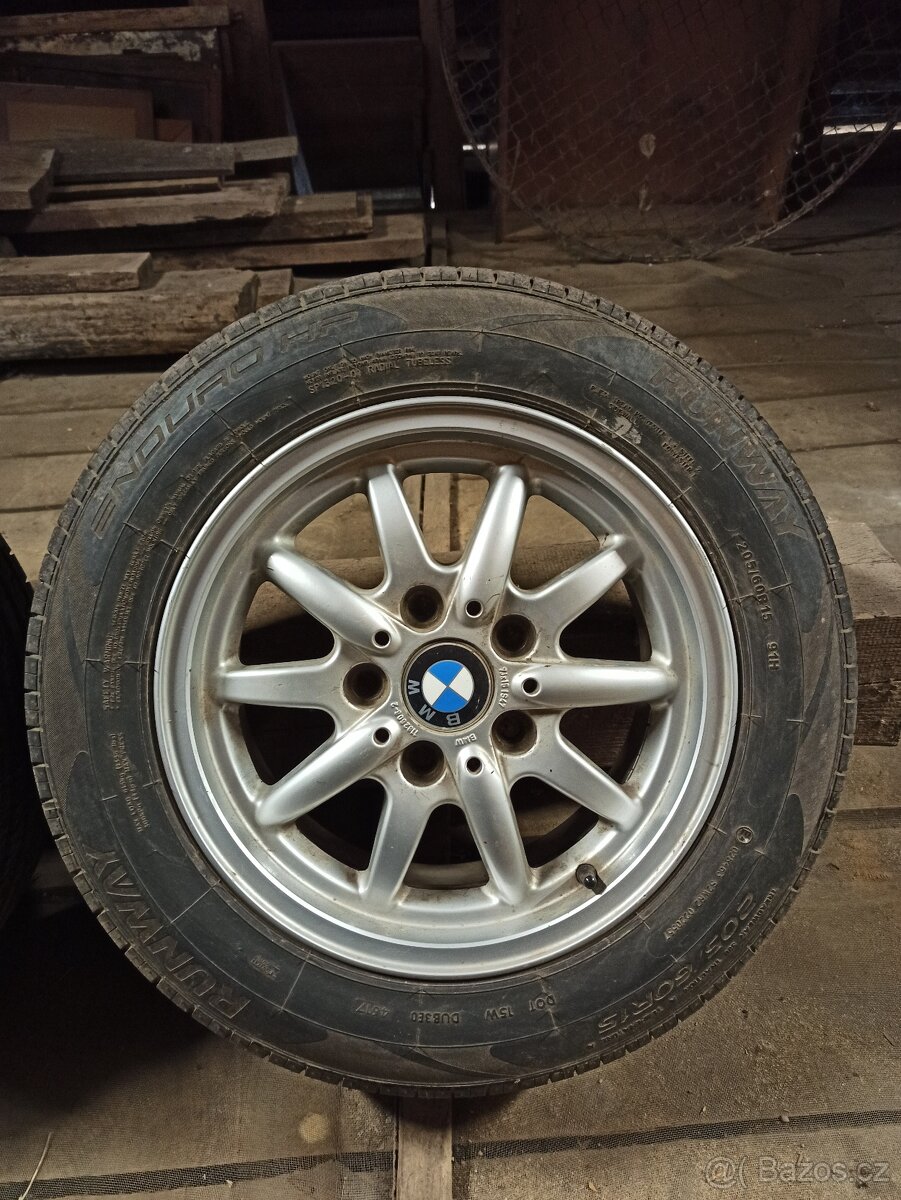 kola originální z BMW e36 vč. pneu 205x60, R15