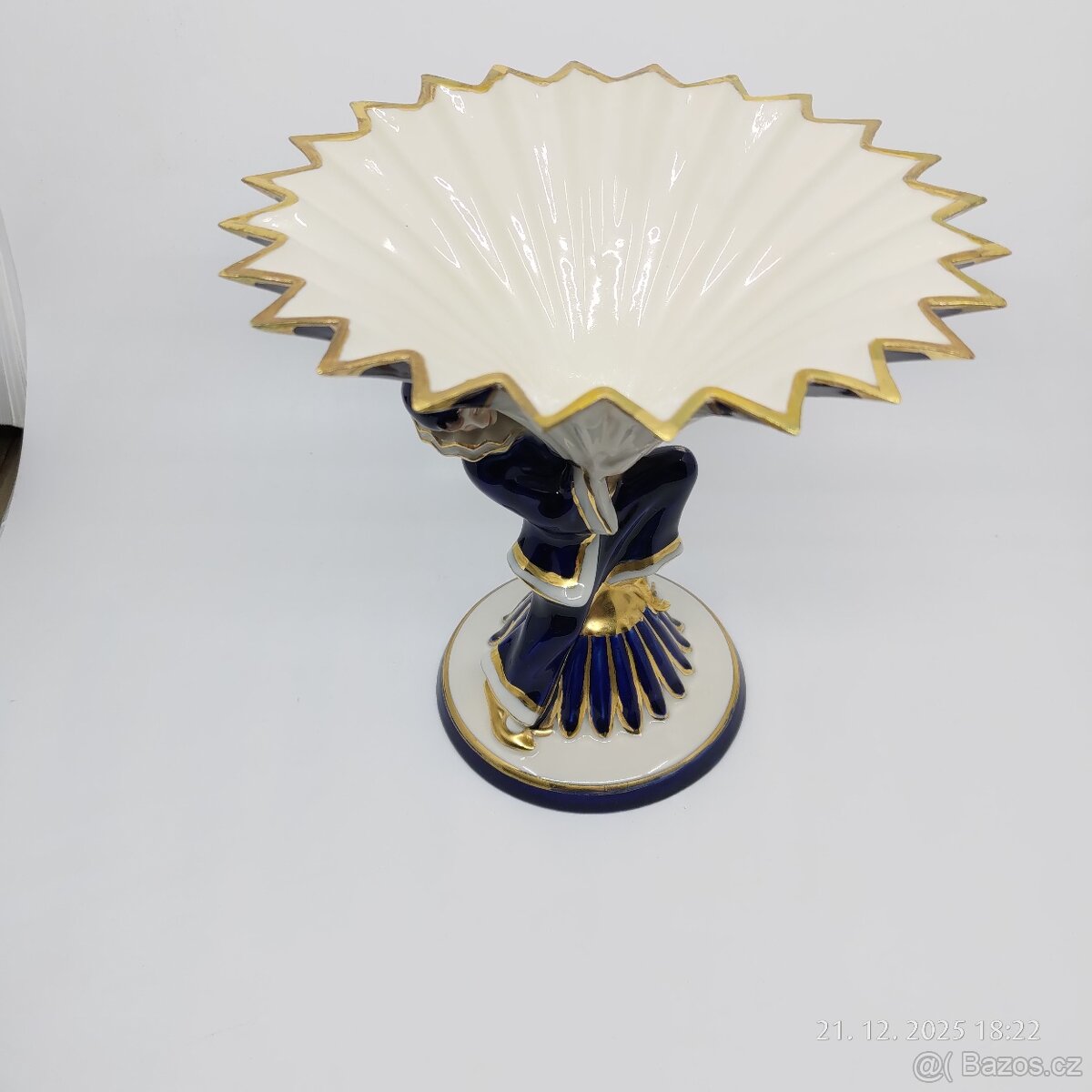 Porcelánová miska s Pierotem - 2