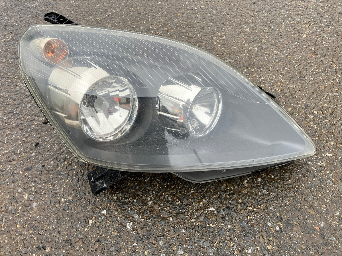 Přední světlo Zafira B - 2