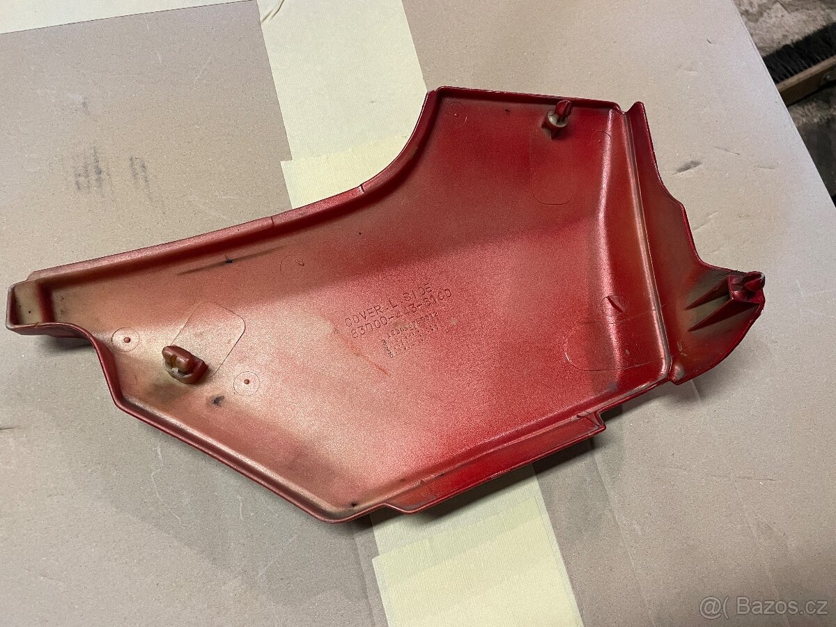 Honda CB 400n - levé víko - 2