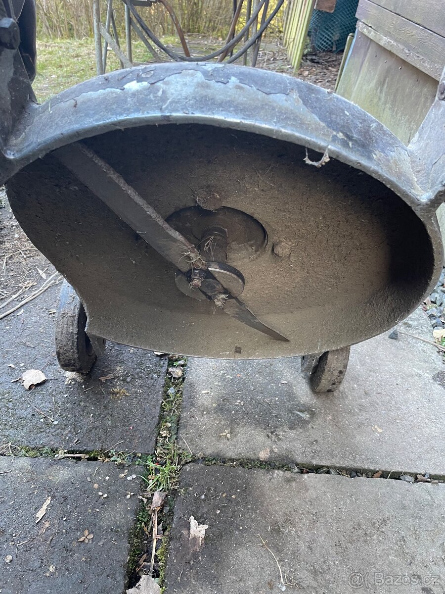 Stará sekačka - 2