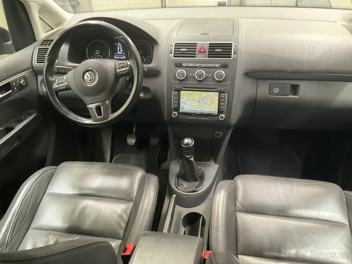 Volkswagen Touran III 2.0 Tdi 103 KW 4/2013 215 tkm BI-XENON - 2