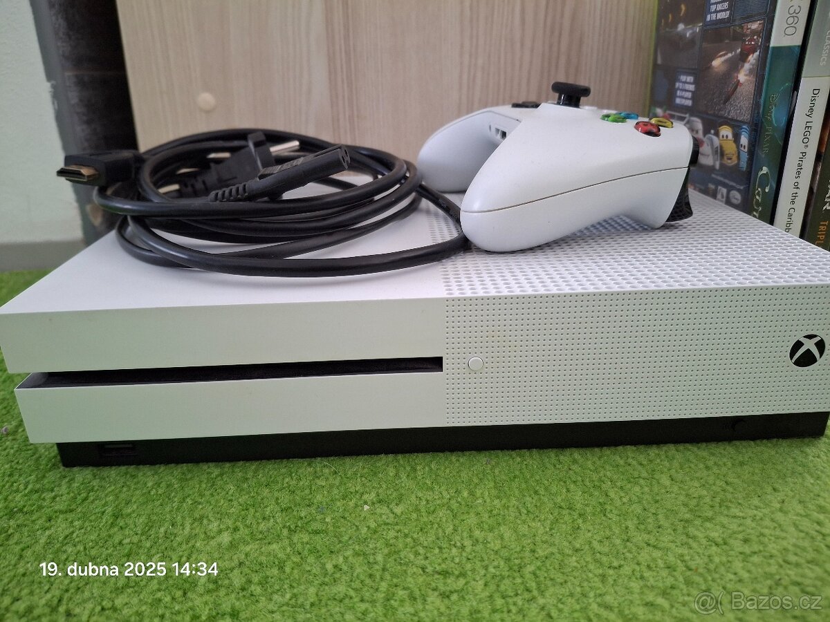 Xbox One S 1TB + Ovladač + hry - 2