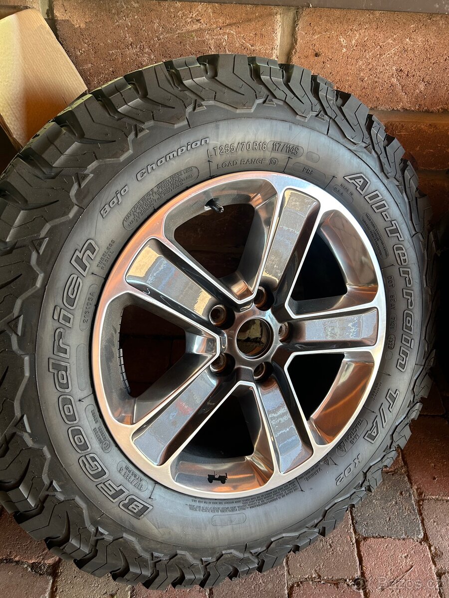 Jeep Wrangler JL JK alu kola Sahara 255/70 r18 Allterrain