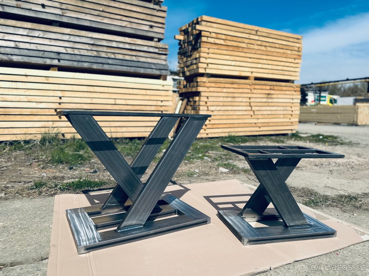 Podnož na jídelní + konferenční stůl - 2