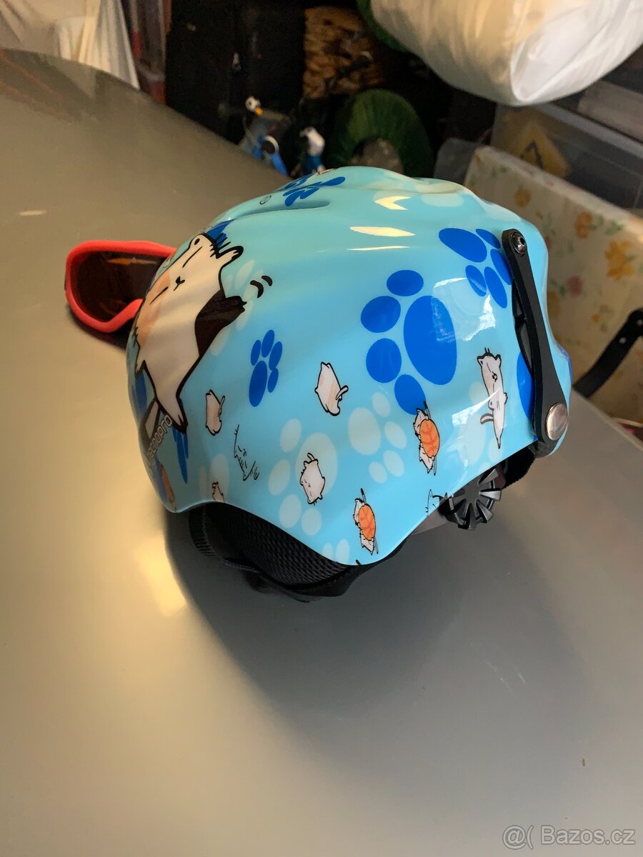 PRODÁM DĚSTKOU HELMU TECNOPRO, VELIKOST 48, JAKO NOVÁ - 2