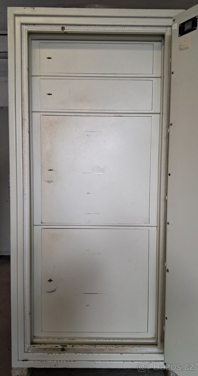 Zánovní trezor zn, Sistec + 4x vnitřní schránka - 2