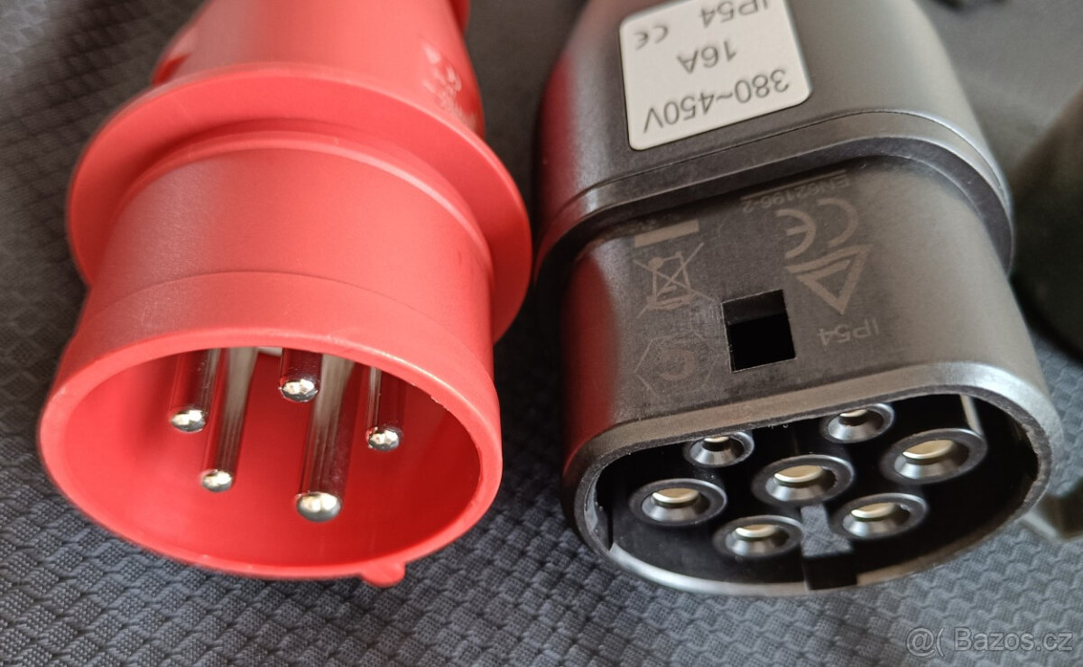 Nabíječka Typ 2 11kW 3F/1F, držák na zeď - 2