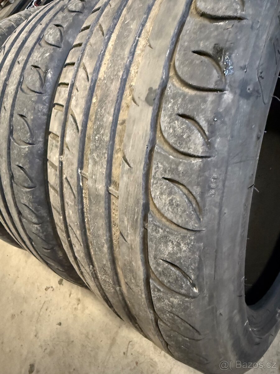 DUNLOP 225/45 R17, 4,5mm - 2