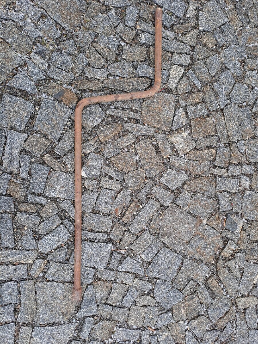 Startovací klika Praga v3s - 2