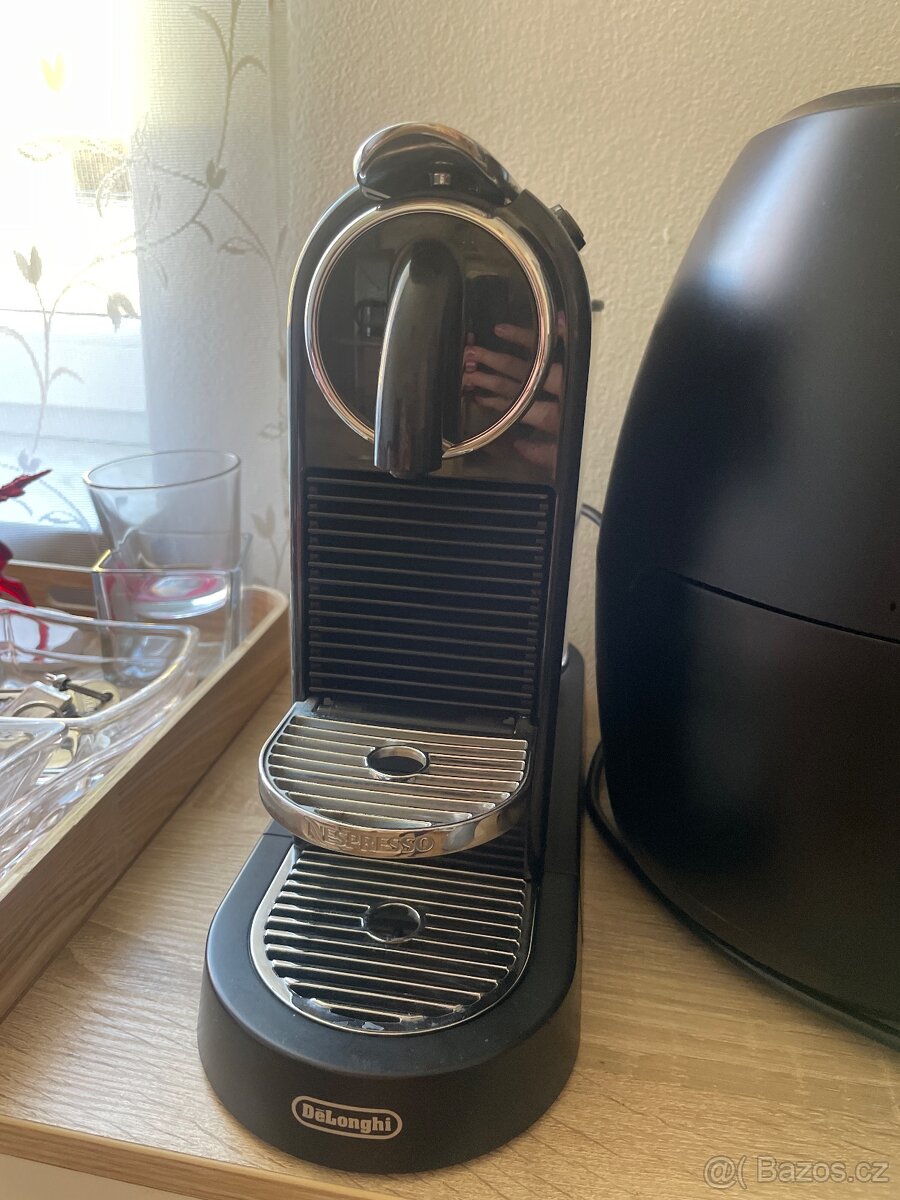 Kavovar na kapsle Delonghi - 2