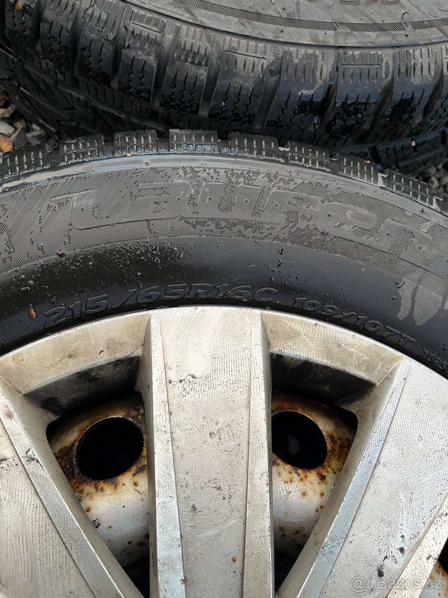 Volkswagen Transporter T5 kola r16 - 2