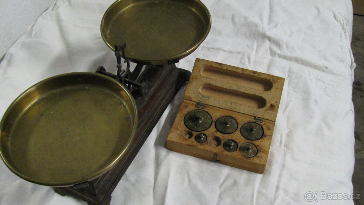 Váha starožitná - 2